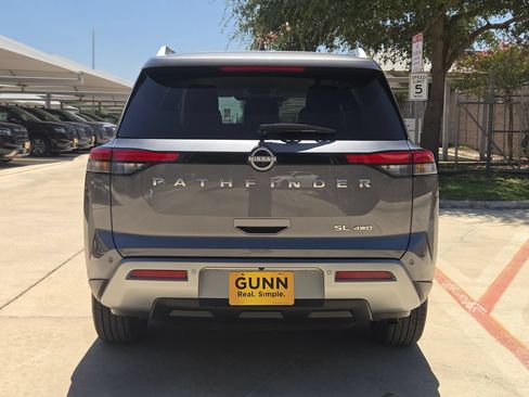Certified 2025 Nissan Pathfinder SL AWD/4WD image 4