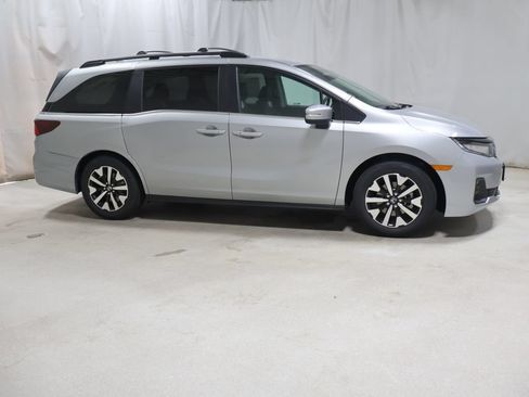 New 2026 Honda Odyssey EX-L image 6