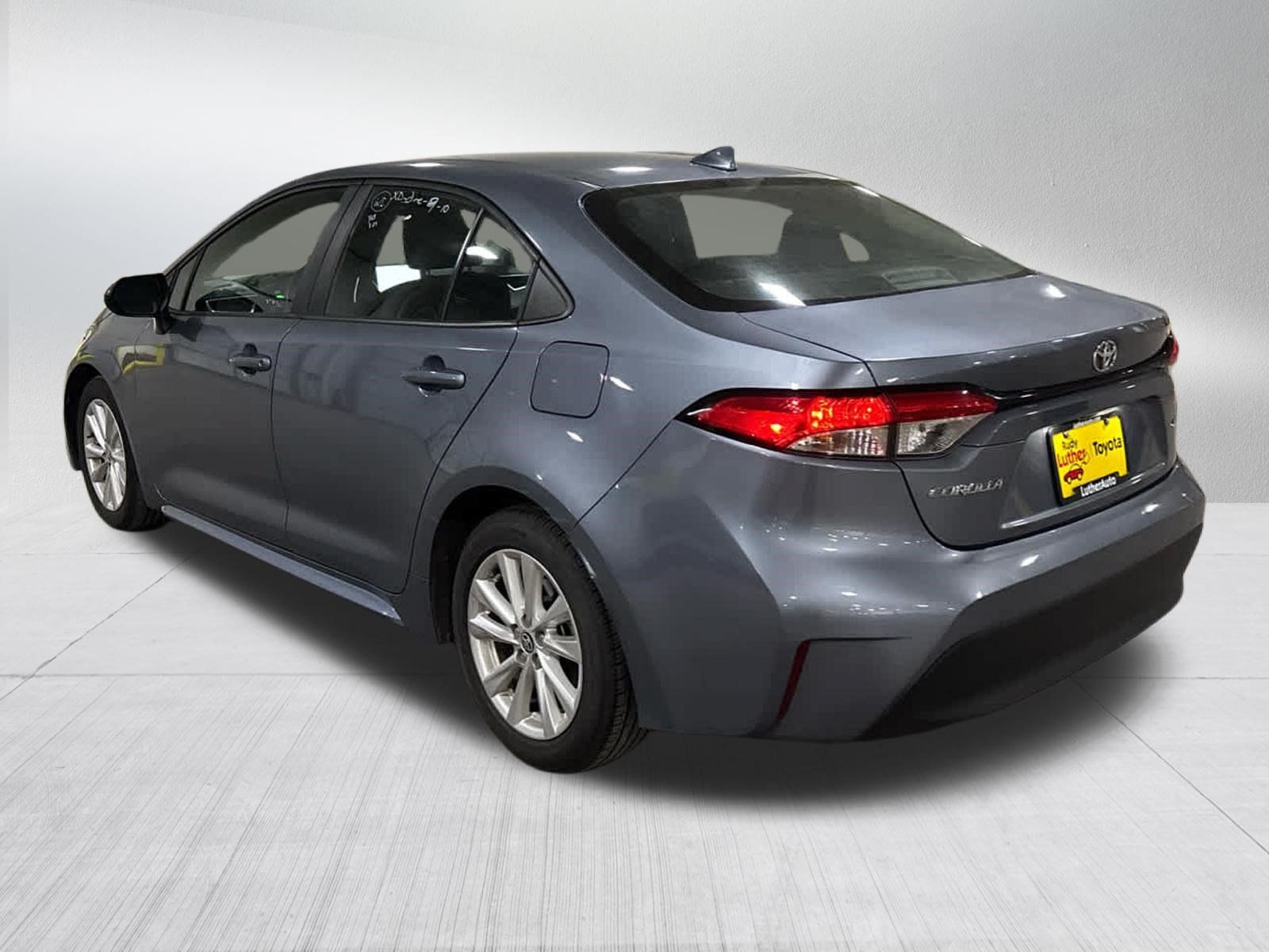 Used 2024 Toyota Corolla LE w/ LE Convenience Package FWD image 4