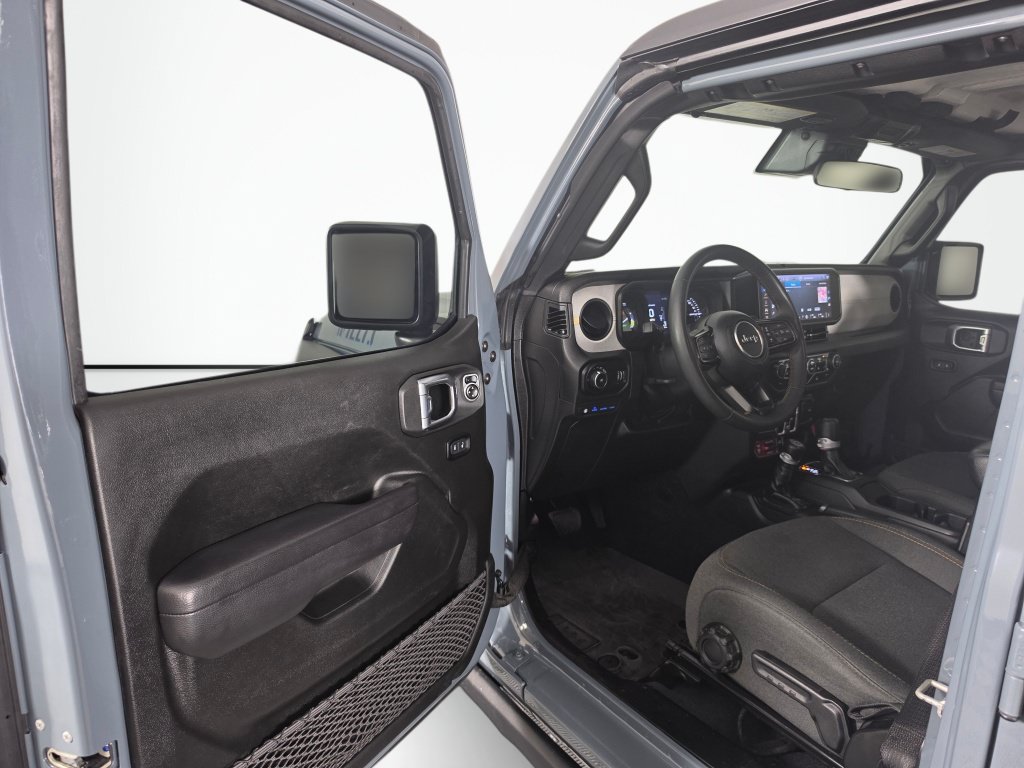 Used 2024 Jeep Wrangler Unlimited AWD/4WD image 27