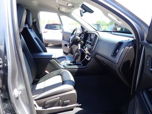 Used 2019 Chevrolet Colorado Z71 AWD/4WD image 12