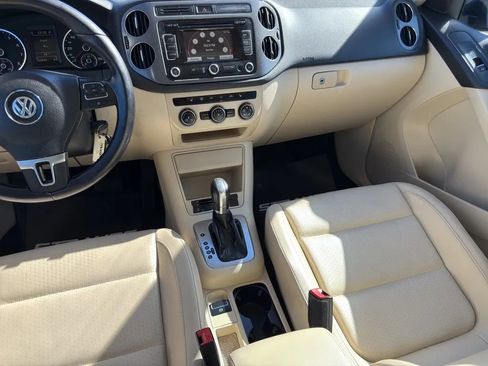 Used 2013 Volkswagen Tiguan SE image 19