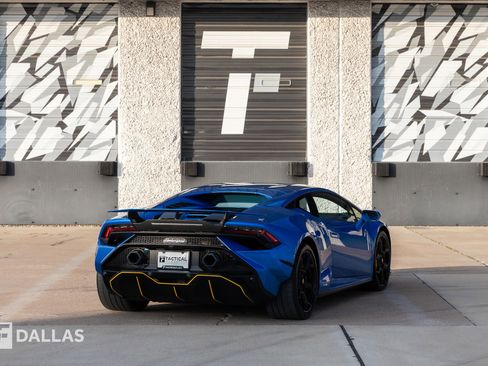 Used 2023 Lamborghini Huracan Tecnica image 16