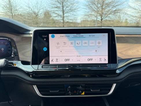 New 2026 Volkswagen Atlas SE image 18