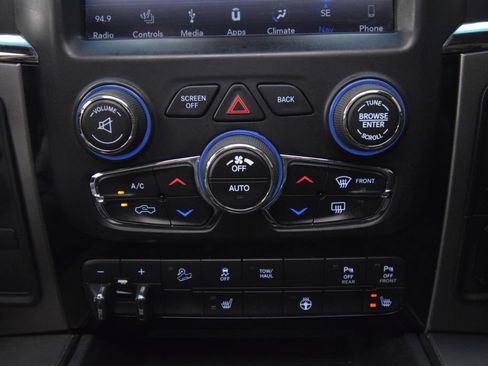 Used 2018 RAM 2500 Big Horn w/ Sport Appearance Group AWD/4WD image 34