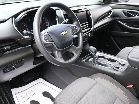 Used 2021 Chevrolet Traverse LS FWD image 14