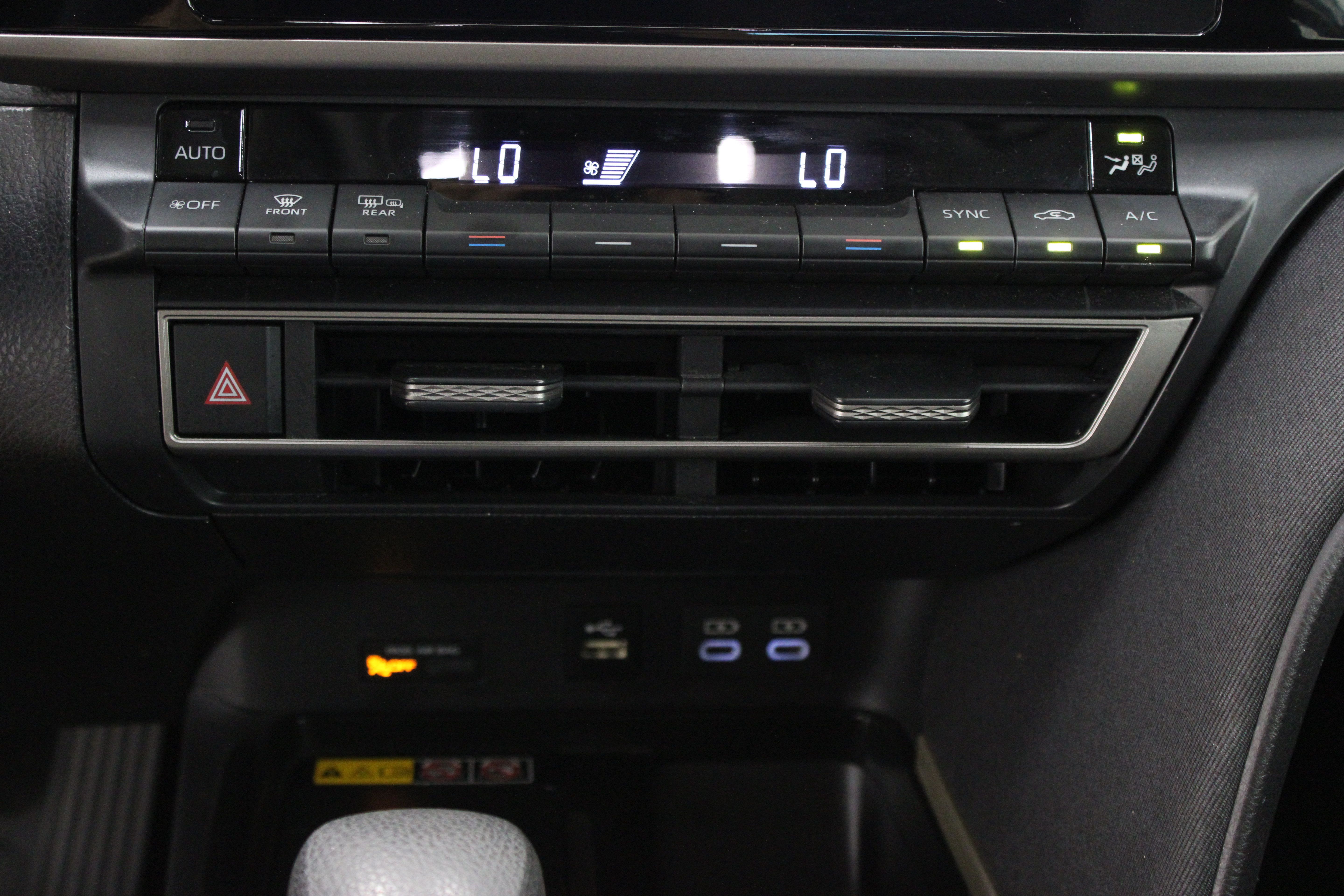 Used 2025 Toyota Camry LE FWD image 19