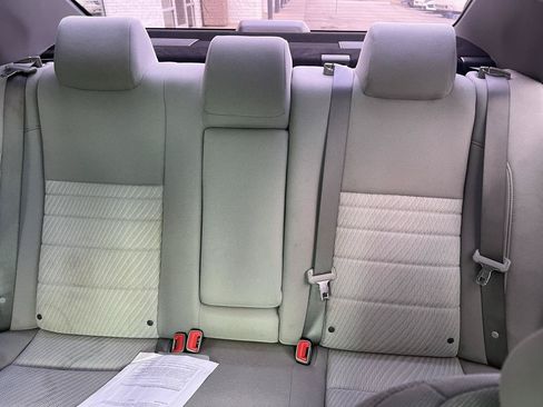Used 2017 Toyota Camry LE FWD image 13