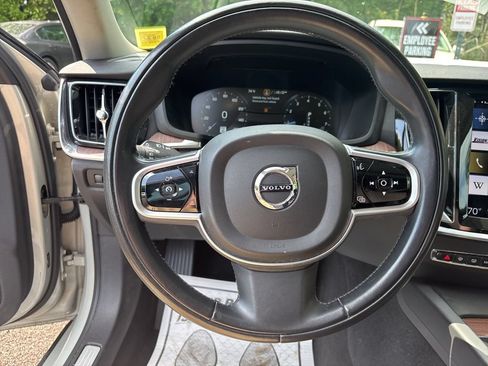 Used 2021 Volvo S60 T5 Momentum w/ Advanced Package AWD/4WD image 21