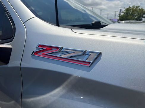 Used 2019 Chevrolet Silverado 1500 RST AWD/4WD image 9