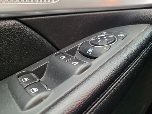 Used 2017 Ford Explorer XLT w/ Equipment Group 201A FWD image 27
