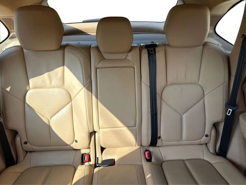 Used 2014 Porsche Cayenne S image 15