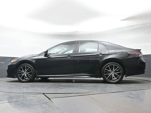 Used 2023 Toyota Camry SE w/ Cold Weather Package AWD/4WD image 31