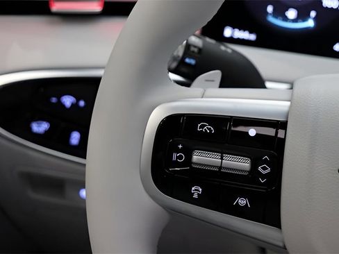 New 2026 Genesis GV70 2.5T Advanced image 16