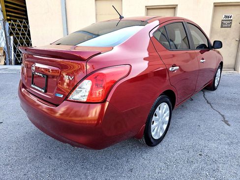Used 2013 Nissan Versa SV image 6