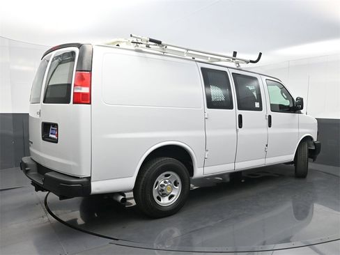 Used 2020 Chevrolet Express 2500 w/ Driver Convenience Package image 18