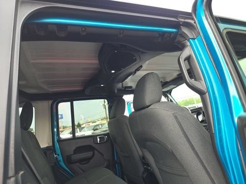 Used 2024 Jeep Wrangler Unlimited AWD/4WD image 36