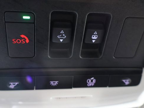 Used 2023 Nissan Rogue SV w/ SV Premium Package image 49