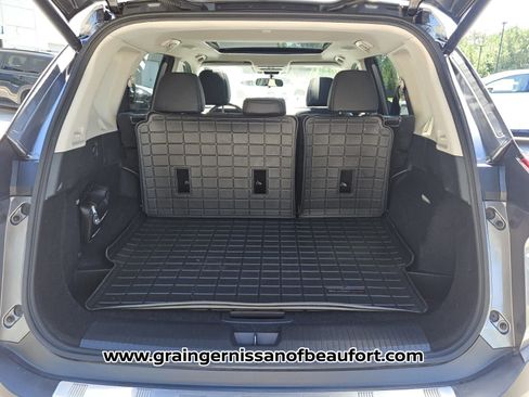 Used 2022 Nissan Rogue SV w/ SV Premium Package FWD image 6