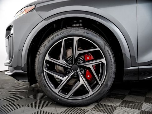 New 2027 Audi SQ6 e-tron Premium Plus AWD/4WD image 4