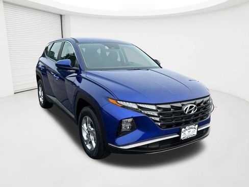 Used 2023 Hyundai Tucson SE AWD/4WD image 3
