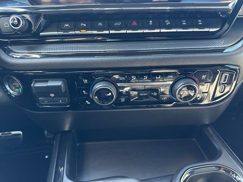 Used 2024 Chevrolet Silverado 1500 ZR2 w/ Technology Package image 4