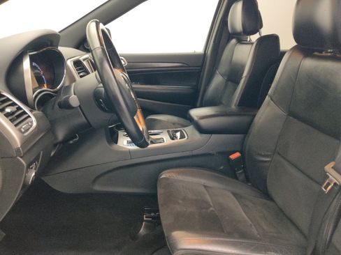 Used 2018 Jeep Grand Cherokee Altitude AWD/4WD image 17