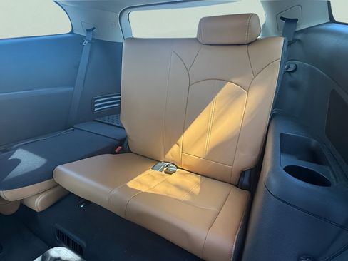 Used 2014 Chevrolet Traverse LT FWD image 12