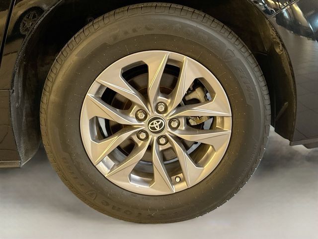 Used 2023 Toyota Sienna XLE w/ XLE Plus Package FWD image 34