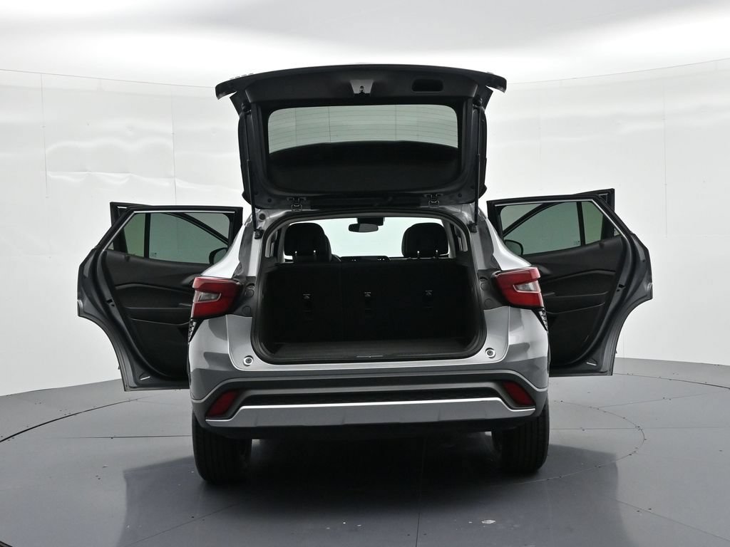 Used 2025 Chevrolet Trax LT FWD image 26