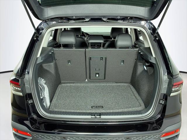 New 2027 Volkswagen Taos SE AWD/4WD image 26