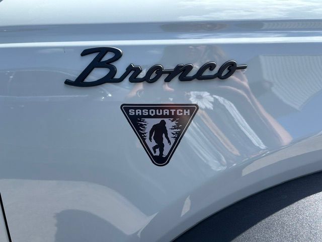 Used 2023 Ford Bronco Badlands w/ Sasquatch Package AWD/4WD image 5