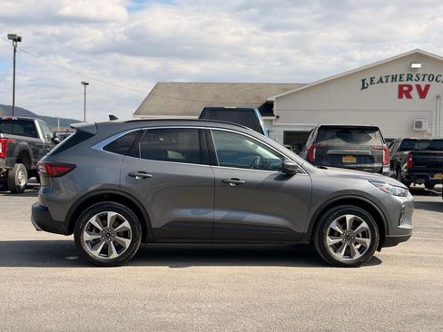 Used 2024 Ford Escape Platinum image 4