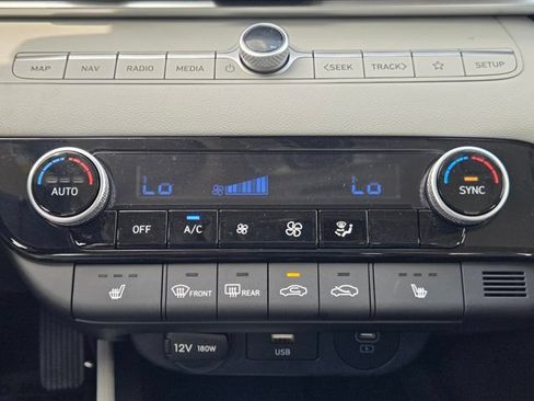 Certified 2026 Hyundai Elantra Limited FWD image 18