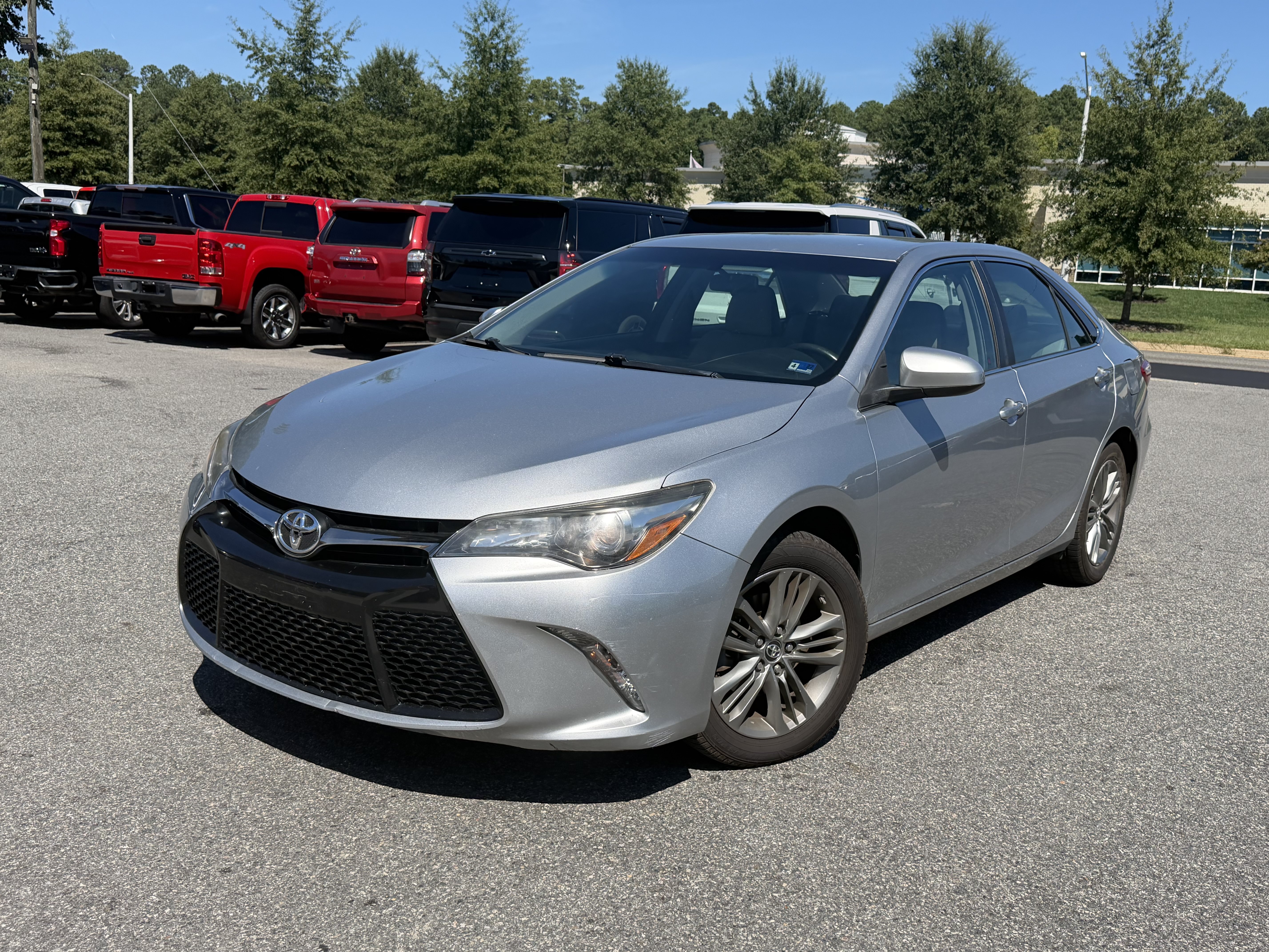 Used 2017 Toyota Camry SE FWD image 9