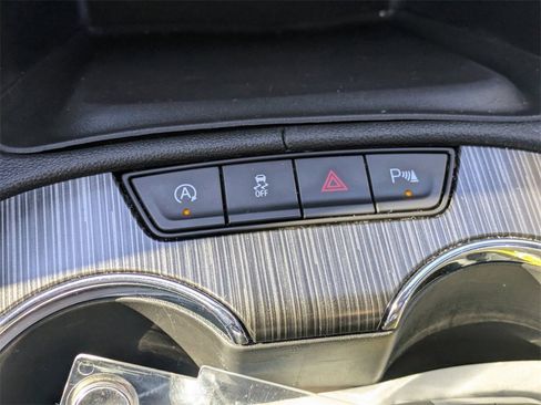 Used 2021 GMC Acadia SLT w/ Elevation Edition image 28