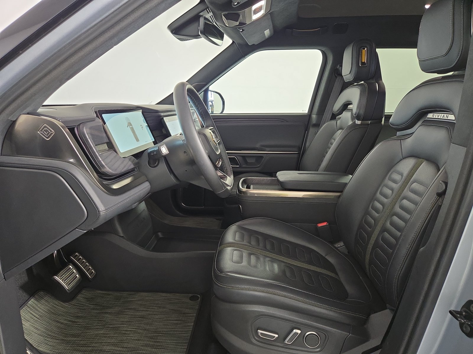 Used 2024 Rivian R1T Adventure Dual AWD/4WD image 20