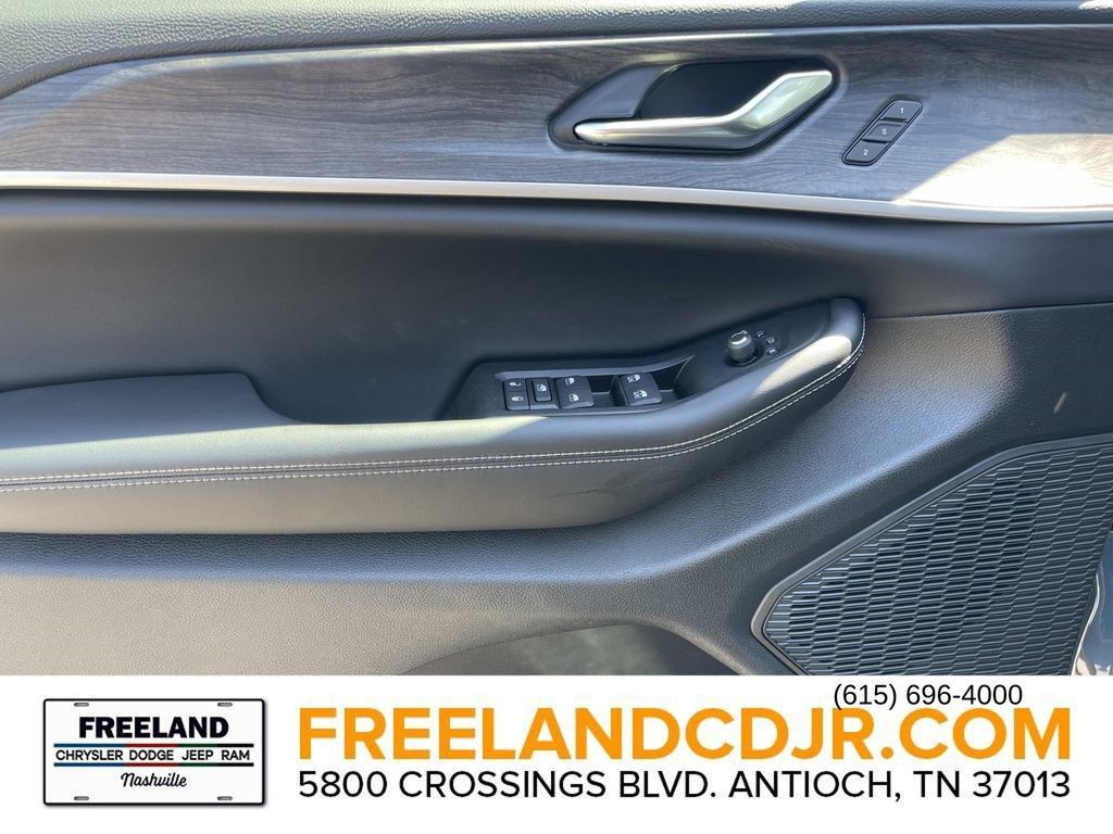 New 2026 Jeep Grand Cherokee Limited w/ Limited Altitude Package AWD/4WD image 23