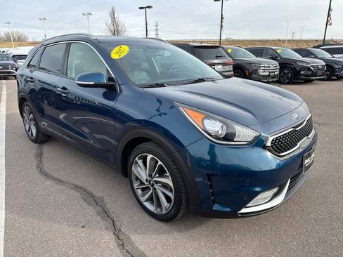 Used 2017 Kia Niro Touring image 7