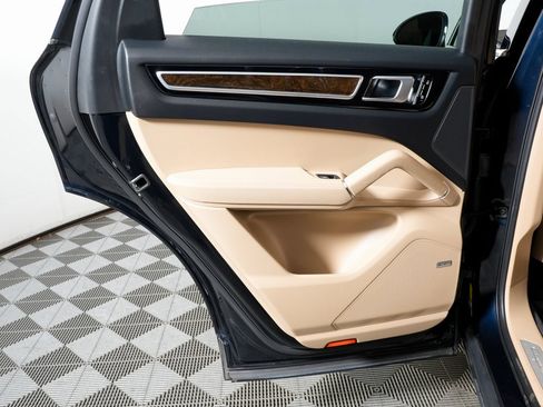 Certified 2021 Porsche Cayenne image 33