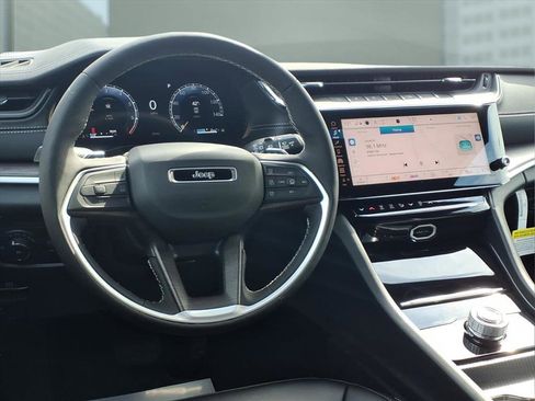 New 2026 Jeep Grand Cherokee Limited RWD image 6