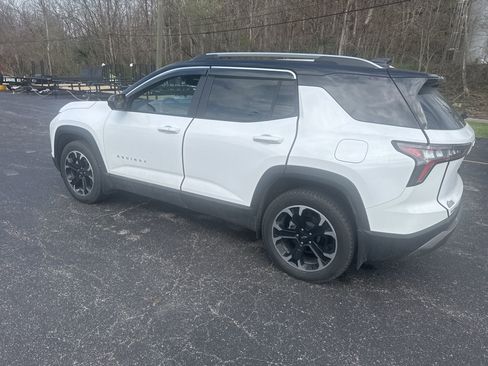 Used 2025 Chevrolet Equinox LT w/ Convenience Package II image 8
