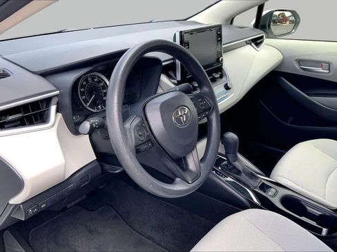 Used 2021 Toyota Corolla LE FWD image 18