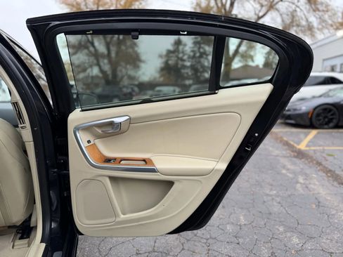 Used 2016 Volvo S60 T5 Inscription Platinum image 26