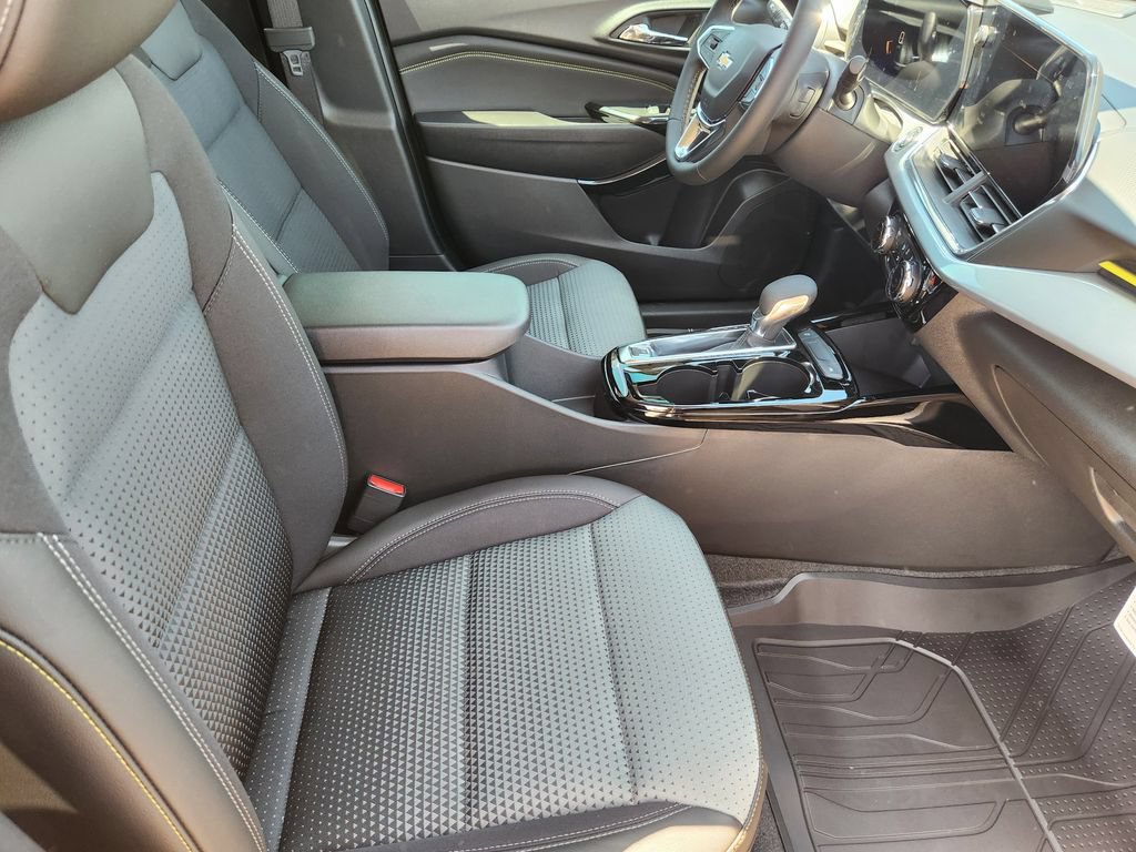 New 2026 Chevrolet Trax LT w/ LT Convenience Package FWD image 10