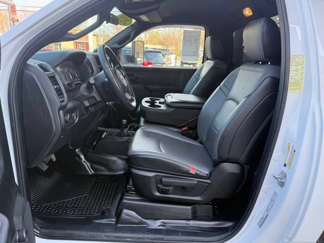 Used 2022 RAM 3500 Tradesman w/ Chrome Appearance Group AWD/4WD image 6
