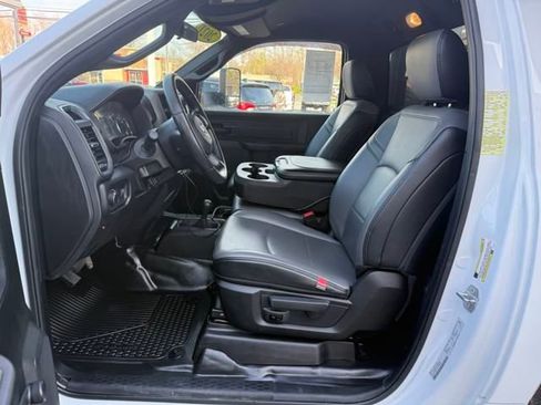 Used 2022 RAM 3500 Tradesman w/ Chrome Appearance Group image 6