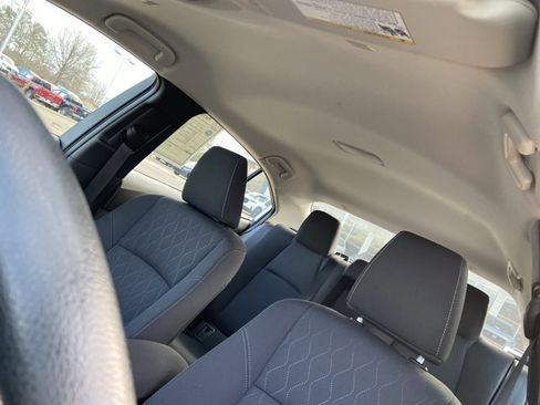 Used 2025 Toyota Corolla LE image 32