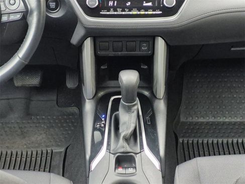 Used 2024 Toyota Corolla Cross LE image 10