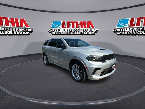 Used 2024 Dodge Durango R/T RWD image 2